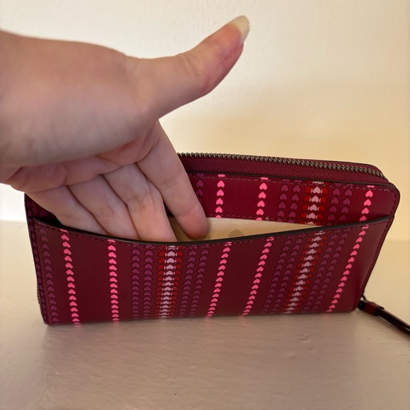 KATE SPADE HEARTS ZIPAROUND WALLET! Just in time for Valentines! 💌 LIKE NEW!! - Picture 15 of 15